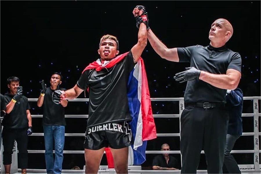 Superlek Streaks to 9th Straight Win by Crushing Tagir Khalilov