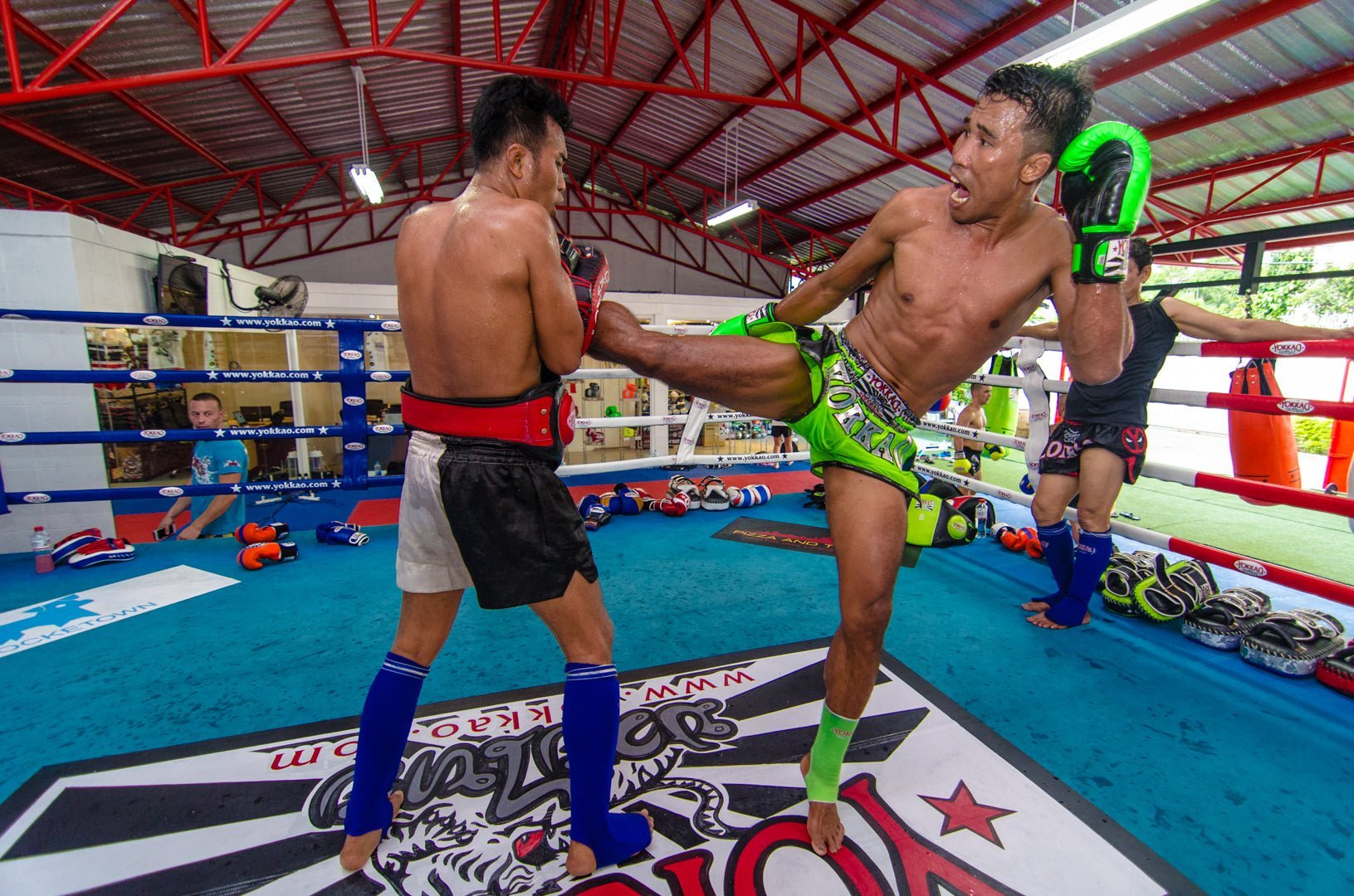 Singdam Goes Full Beast Mode for 5 x 4 LIVE on FB!-YOKKAO