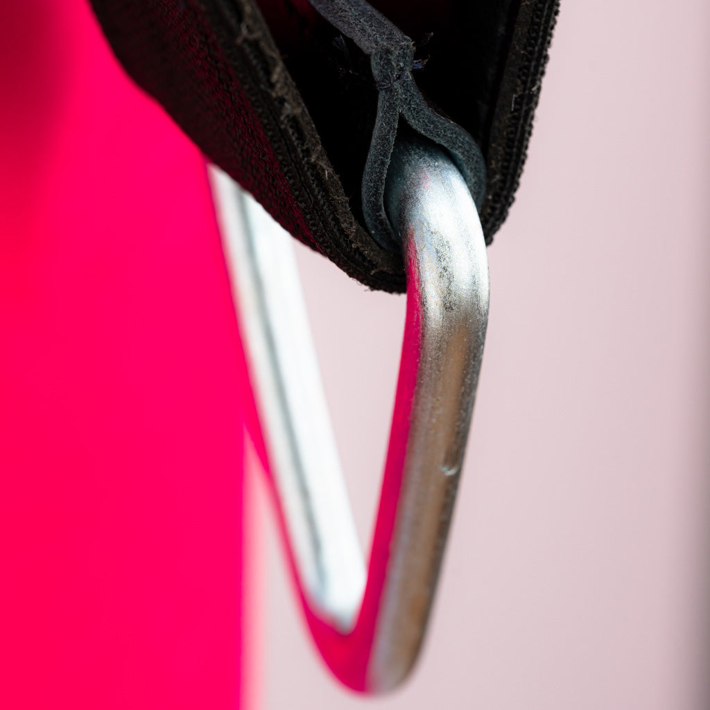 #color_fuchsia/black